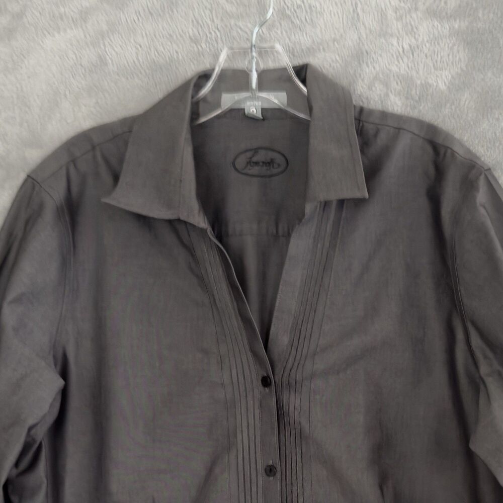 Foxcroft Non Iron Fitted Shirt Womens 16 Gray Pleated Button Up Career